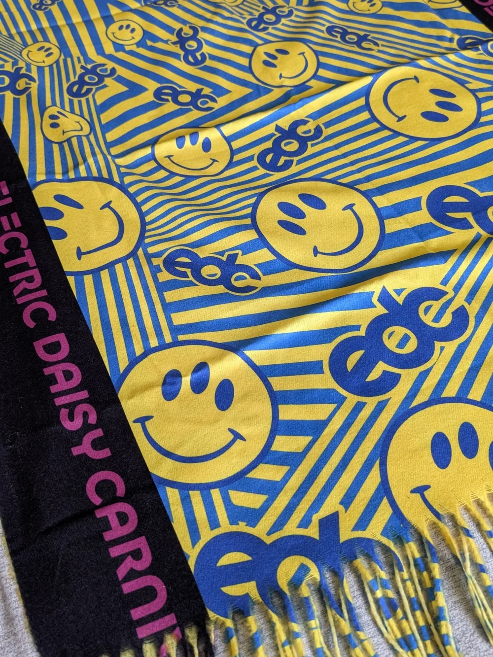 EDC PASHMINA Electric Daisy Carnival Smiley Face Scarf in Yellow & Blue